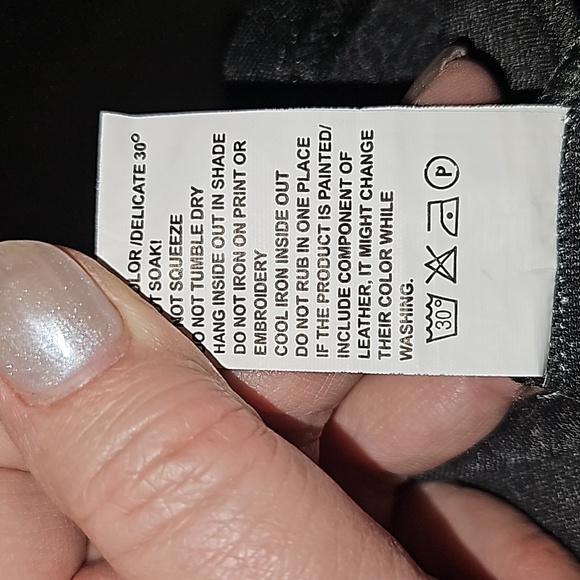 Gershon Bram Zippered Cropped Top - Picture 6 of 7